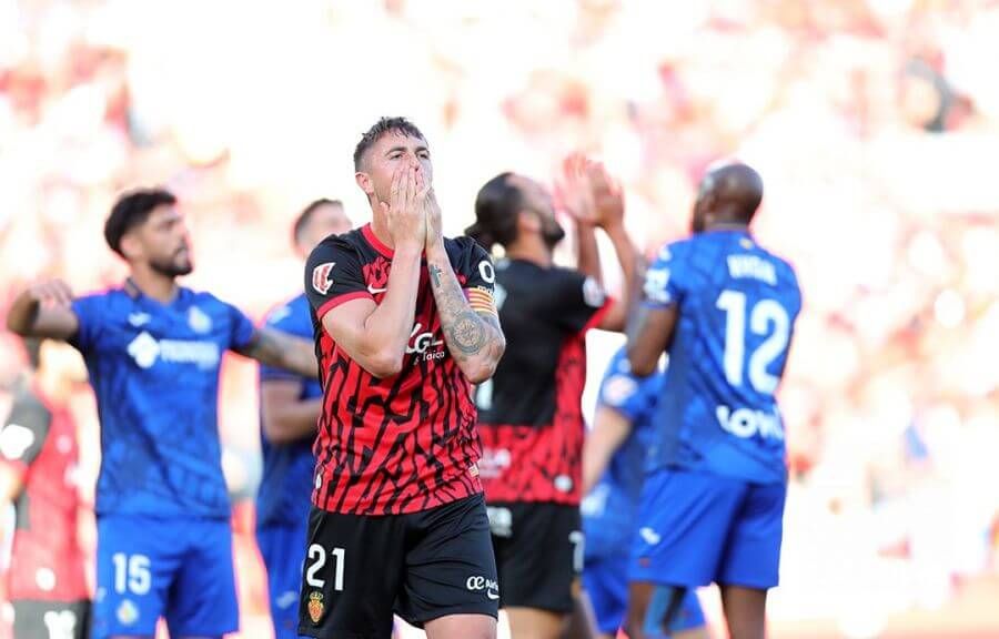  Antonio Raíllo se lamenta durante el Mallorca-Getafe.