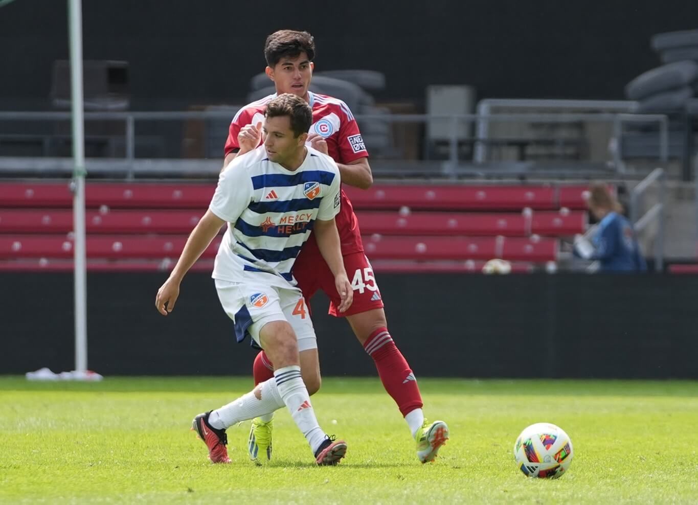  Peter Mangioni, en un partido con el filial del FC Cincinatti.