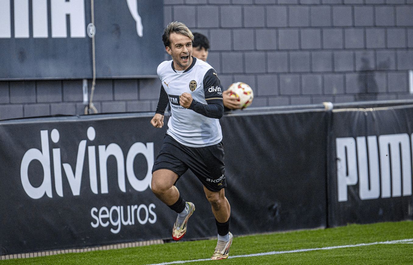  Mario Domínguez con el VCF Mestalla