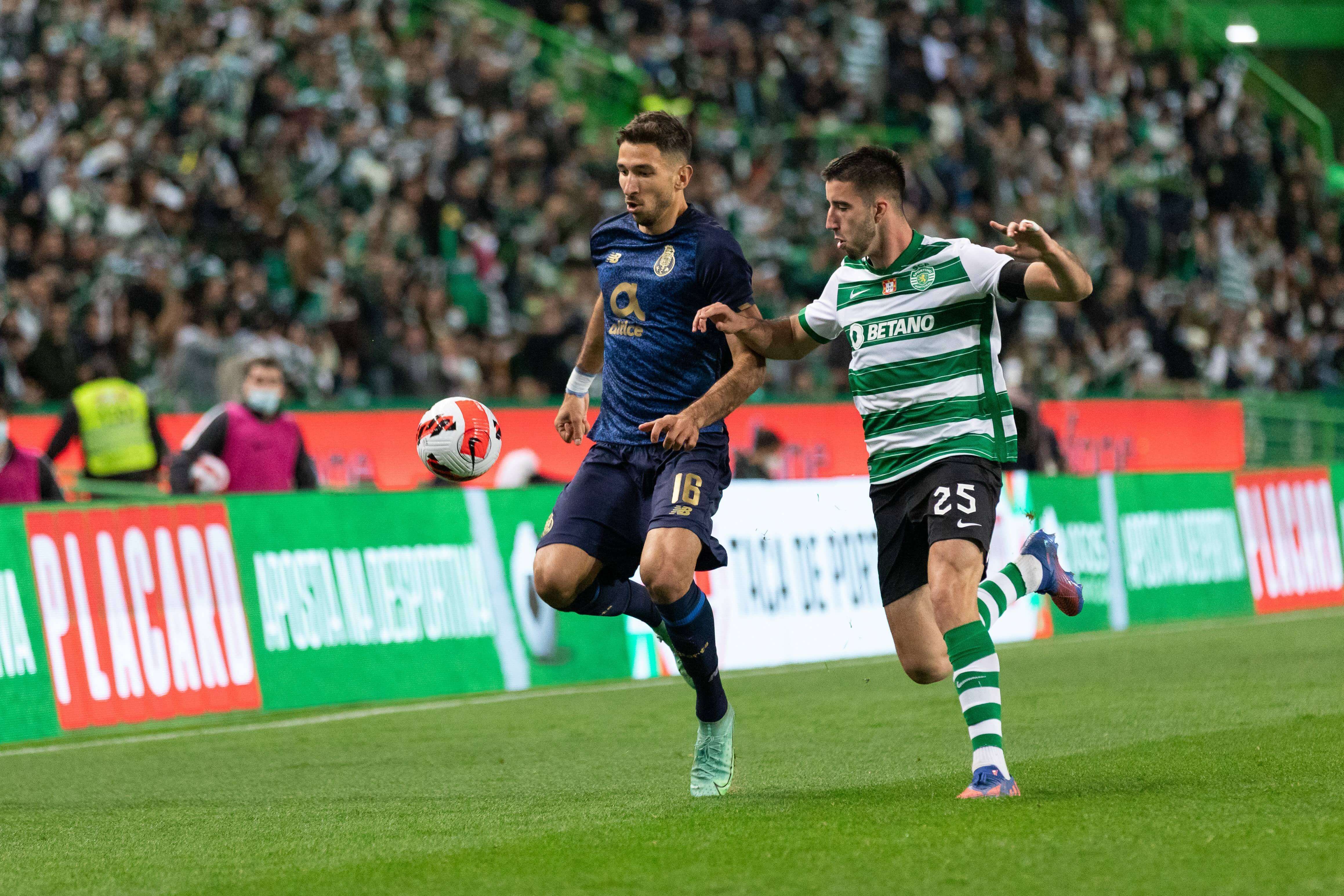  Marko Grujic, durante un partido con el Oporto.