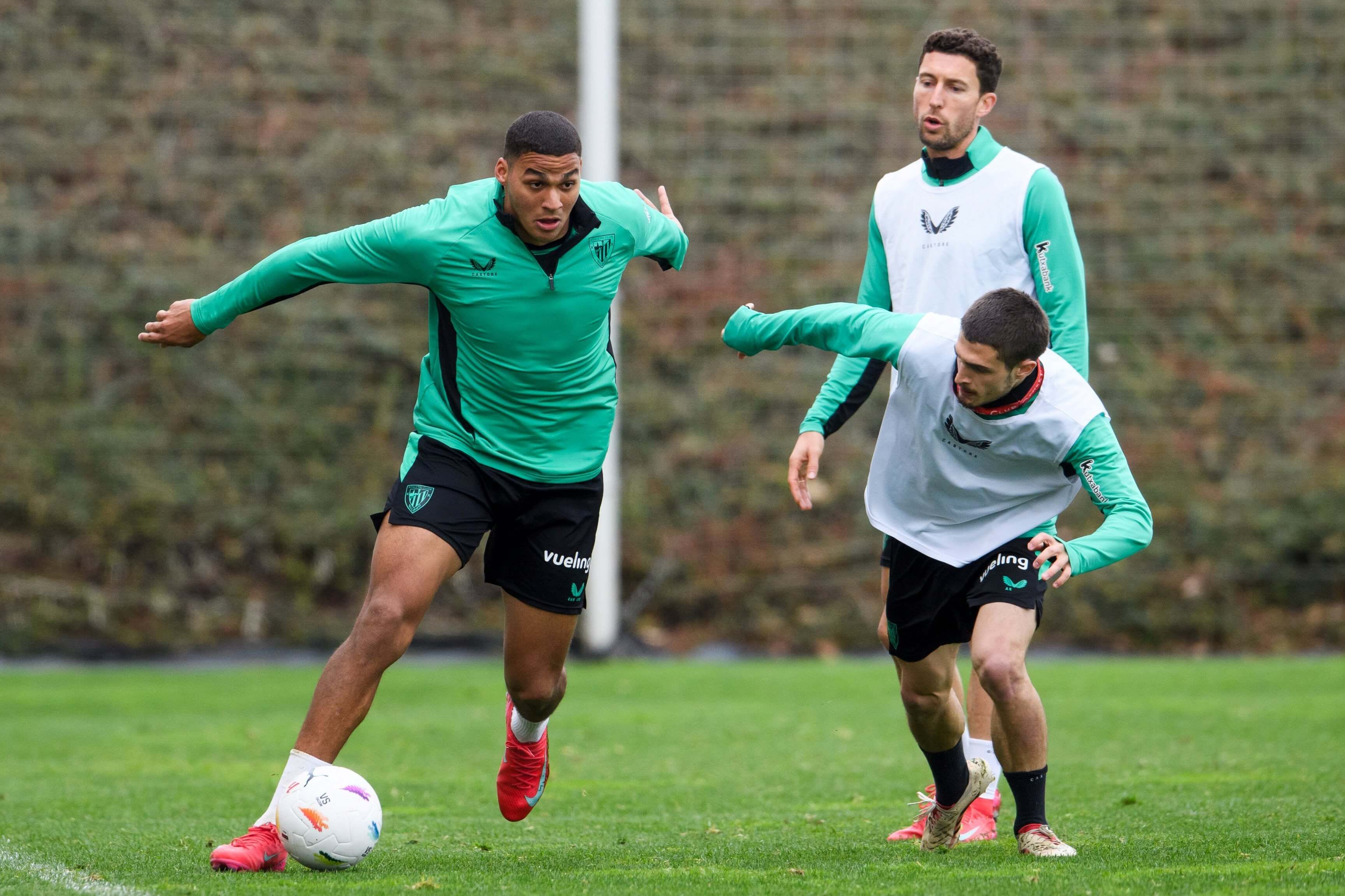 Maroan Sannadi, en el trabajo del equipo de Ernesto Valverde en Lezama.