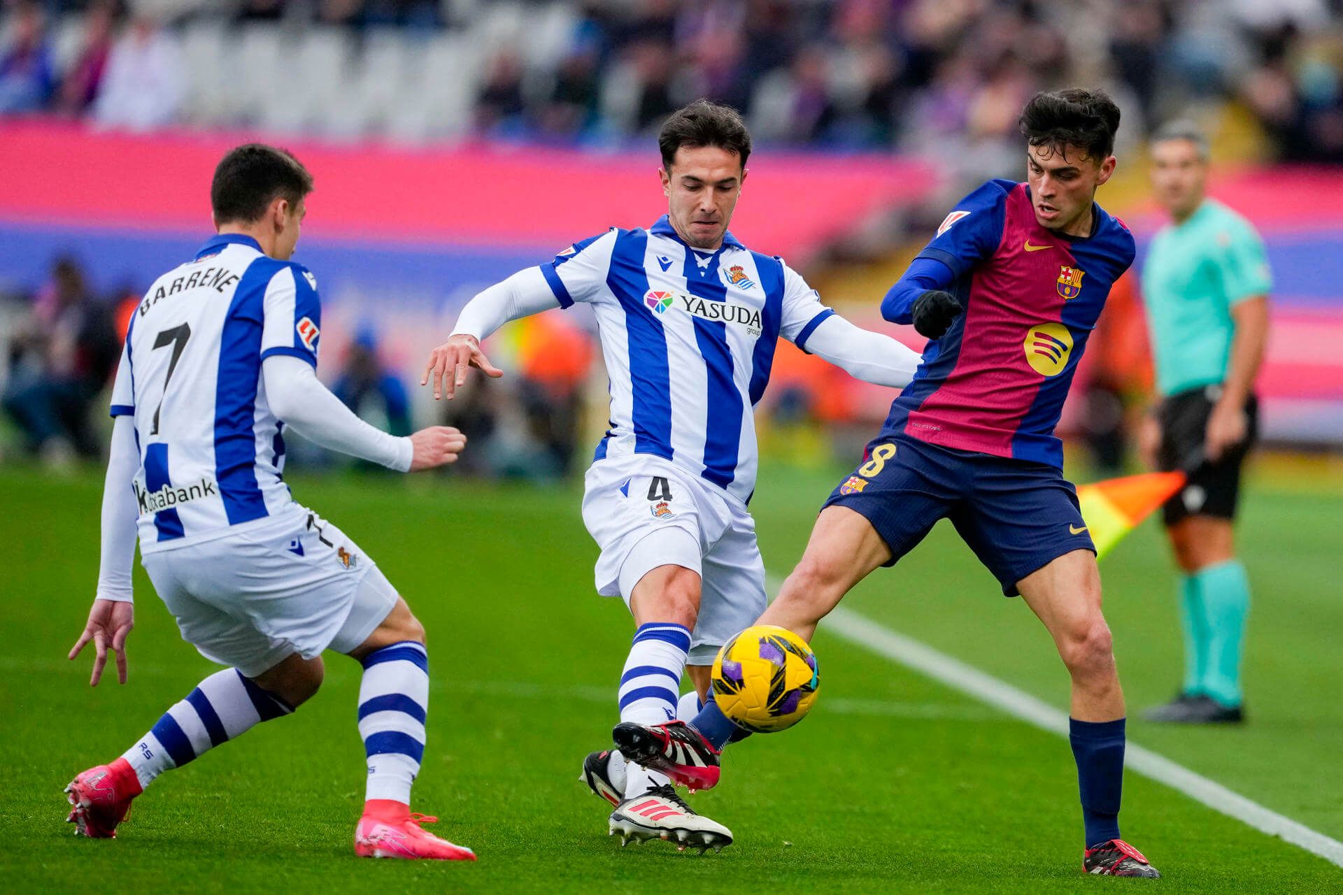  Martín Zubimendi, durante el Barcelona-Real Sociedad.