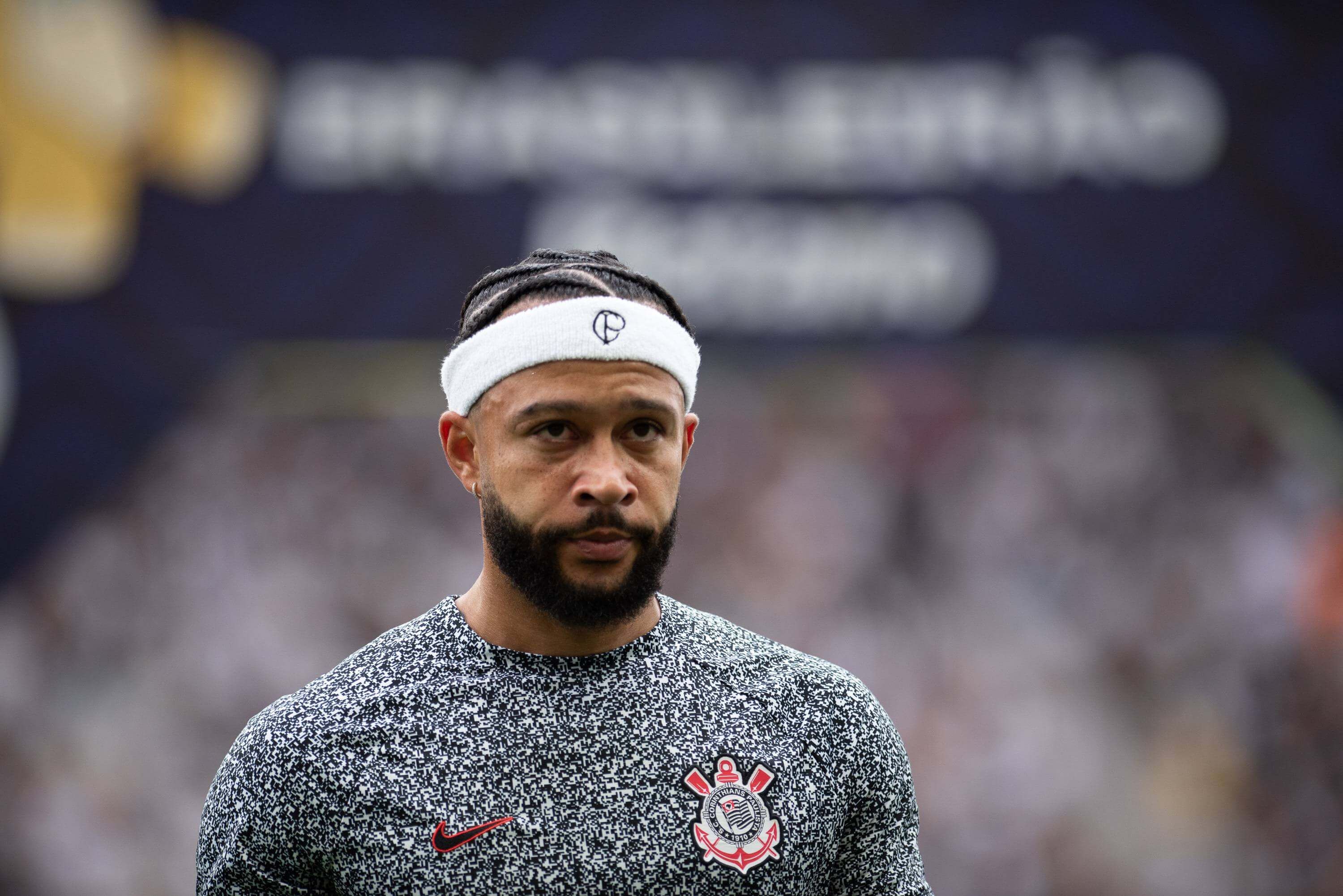  Memphis Depay, en un calentamiento con Corinthians.