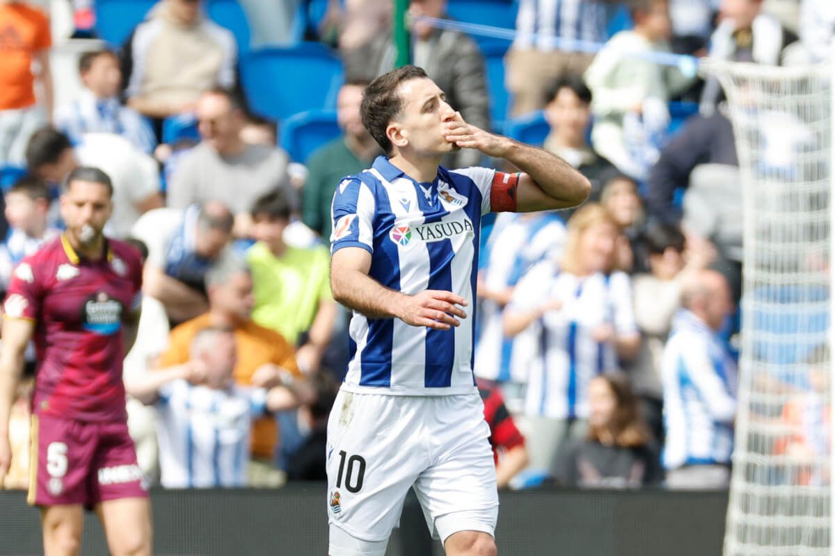 Mikel Oyarzabal celebra su gol en el Real Sociedad - Real Valladolid.