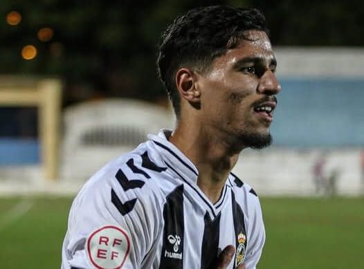 Moha, jugando con la Balona.