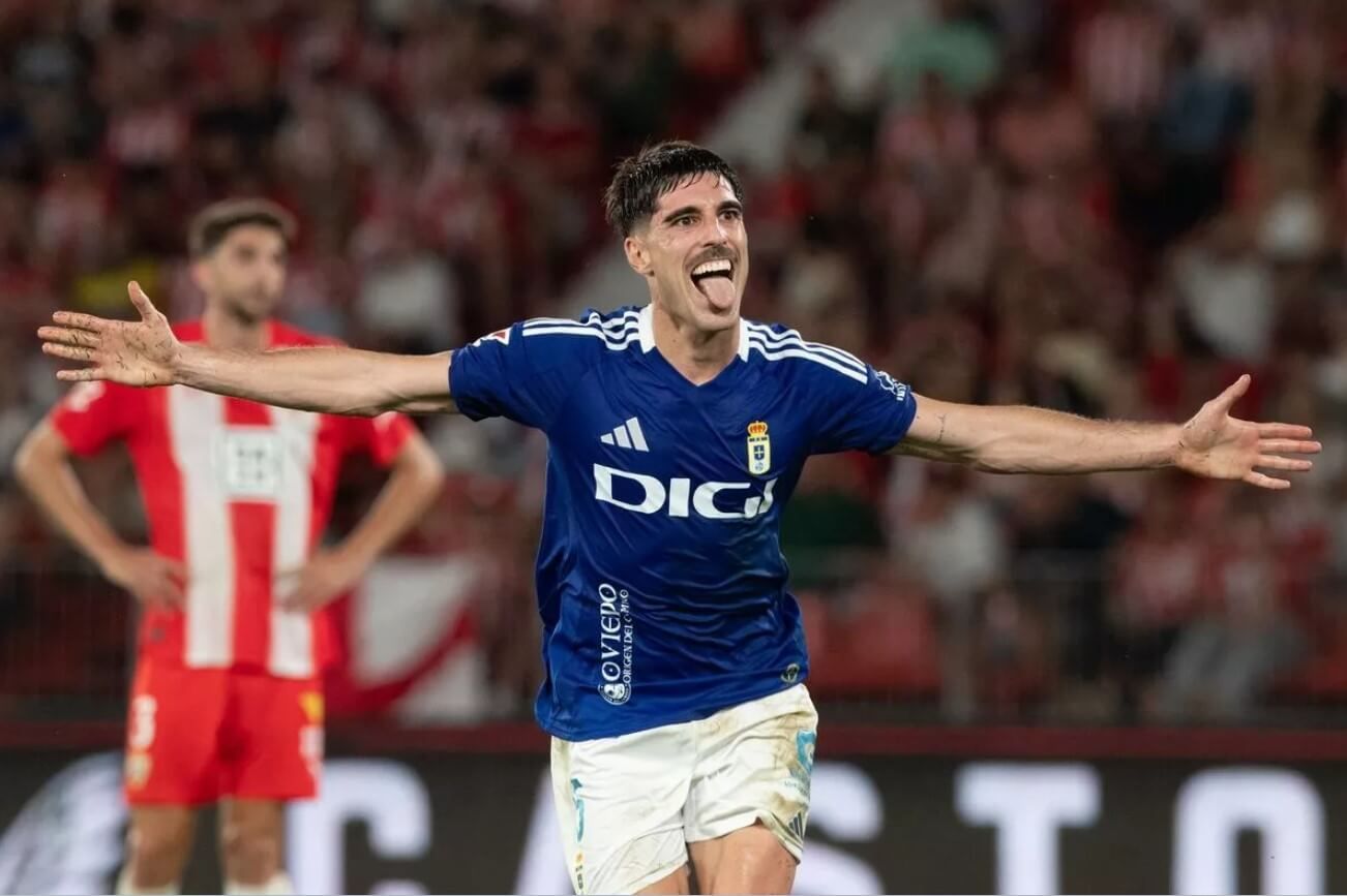  Nacho Vidal celebra su gol en el Almería-Real Oviedo.