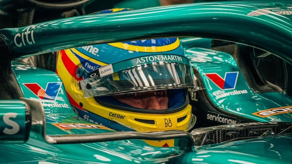  Fernando Alonso, en el AMR25 ('X' Aston Martin)