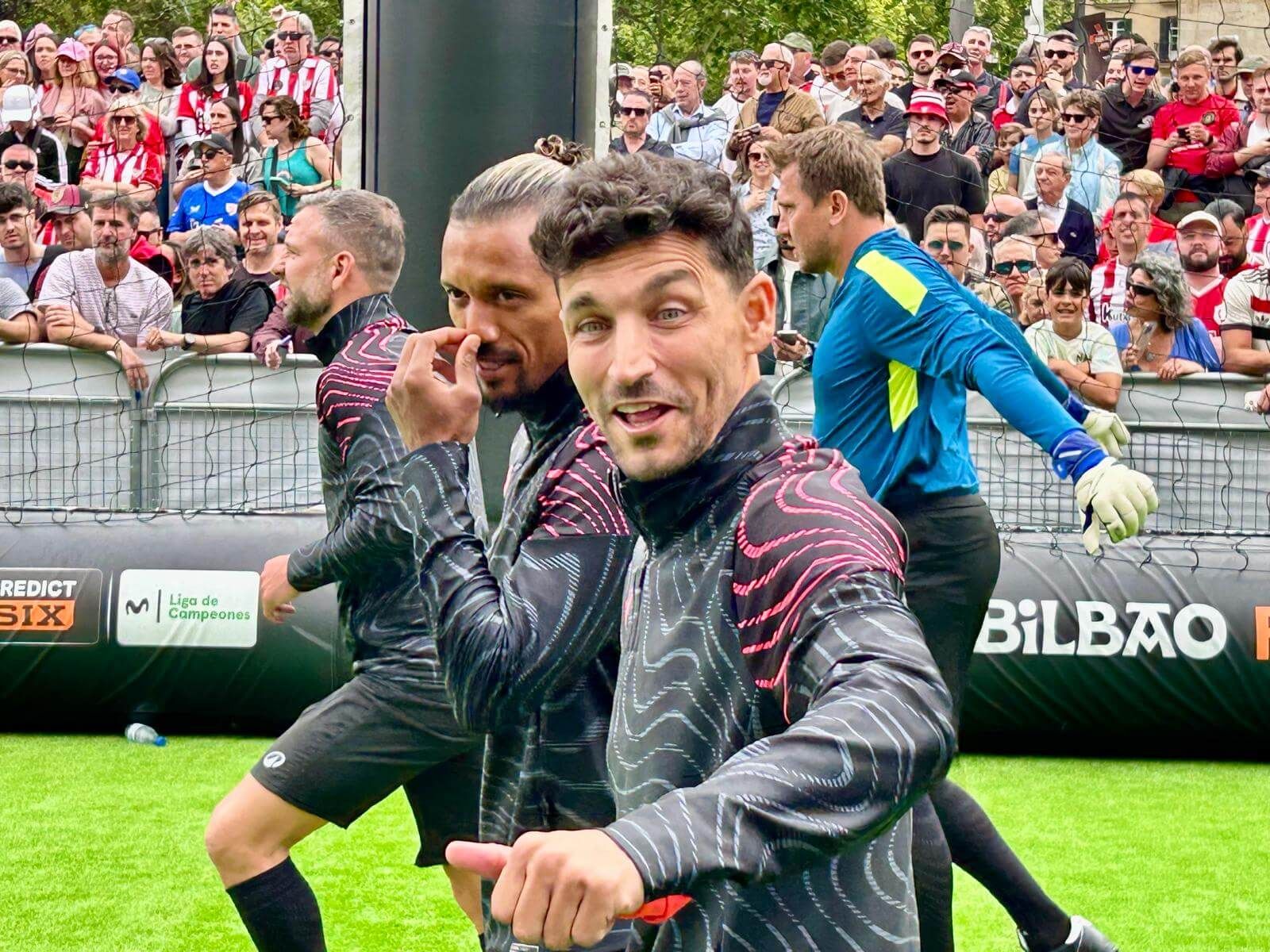  Jesús Navas, muy simpático en el Arriaga en Bilbao.