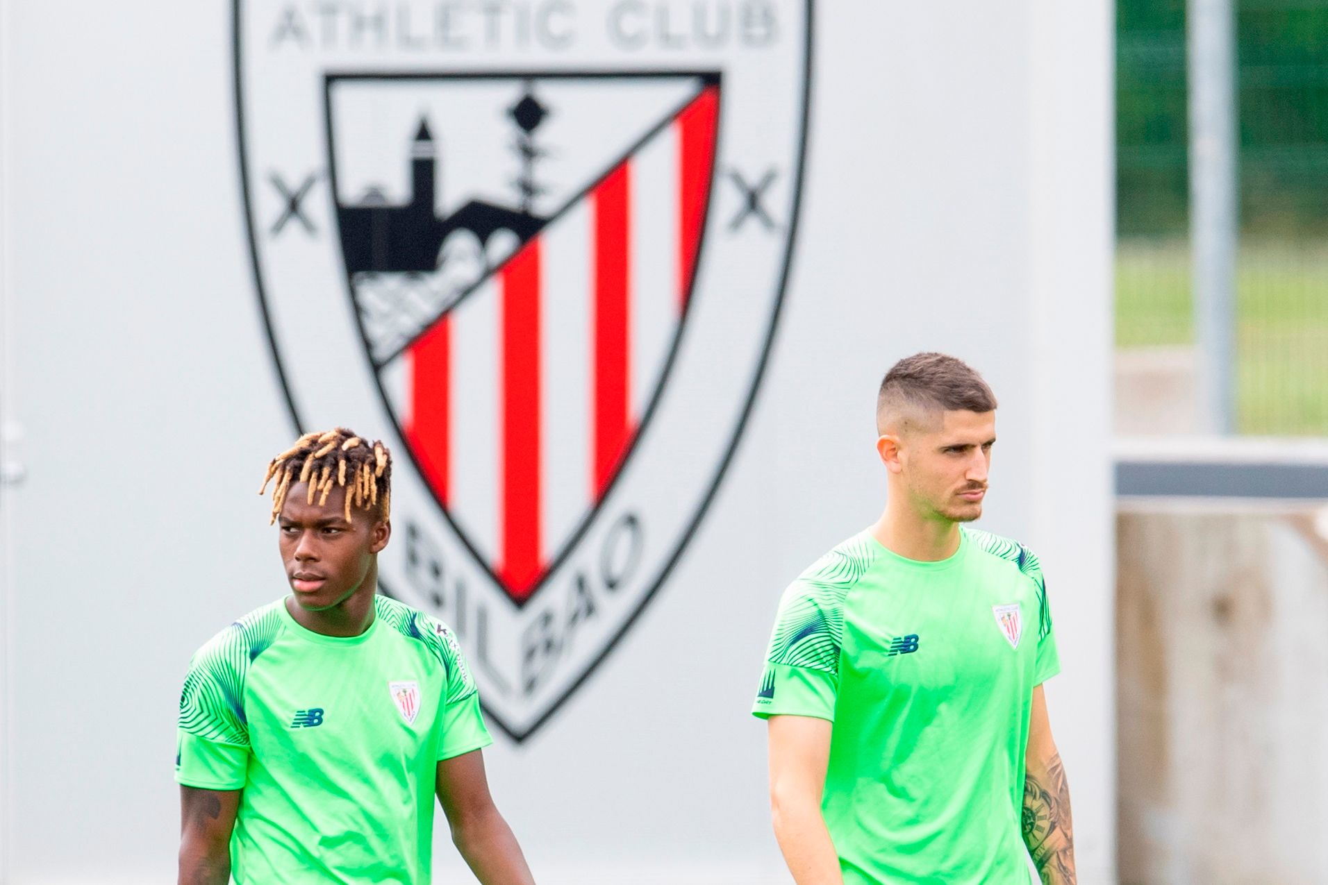  Nico Williams y Oihan Sancet, aquí bajo el escudo en Lezama, deben tirar del carro en una temporada bonita pero muy exigente.