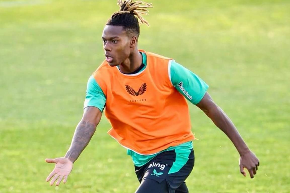 El extremo Nico Williams se entrena en las instalaciones de Lezama.