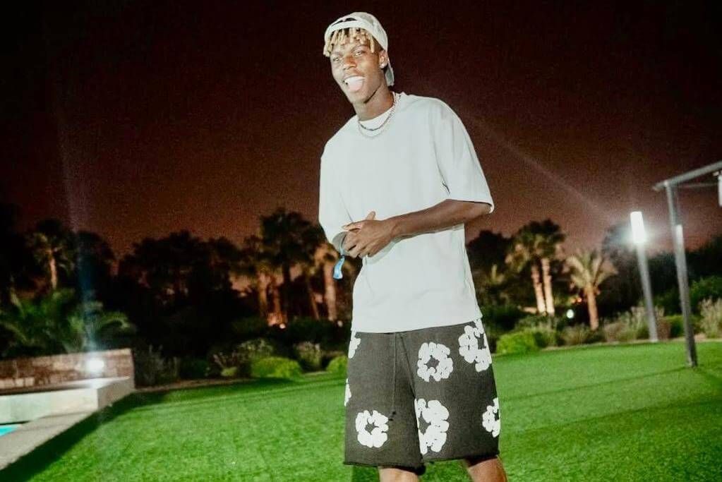  El jugador del Athletic Club Nico Williams relajado en sus vacaciones.