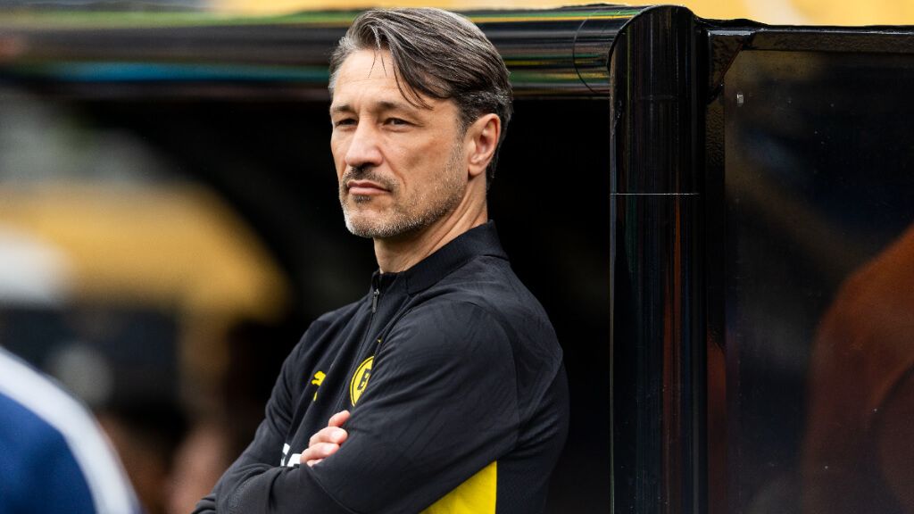  Niko Kovac, entrenador del Borussia Dortmund durante un entrenamiento de su equipo.