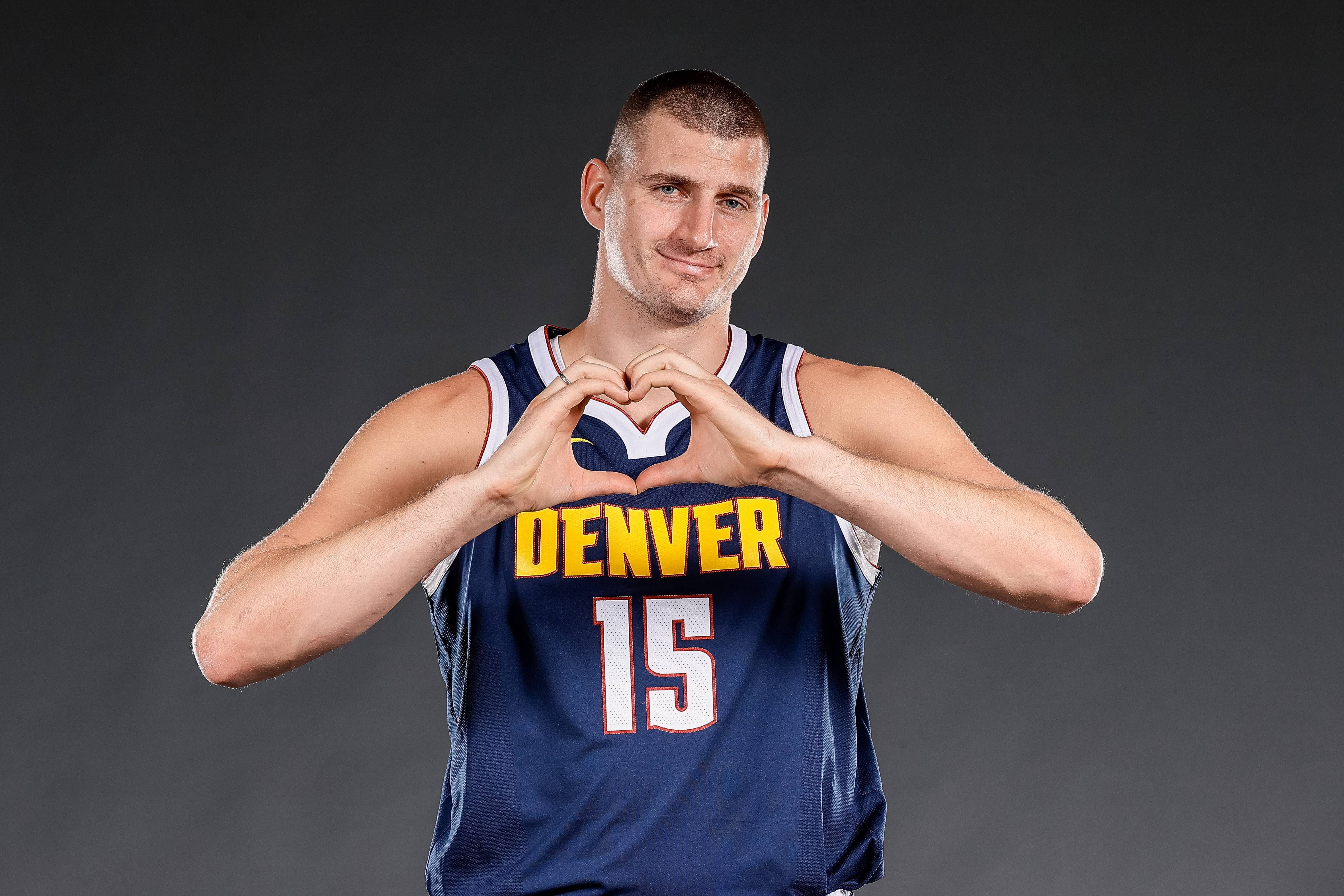 Nikola Jokic, un tipo especial en la NBA.