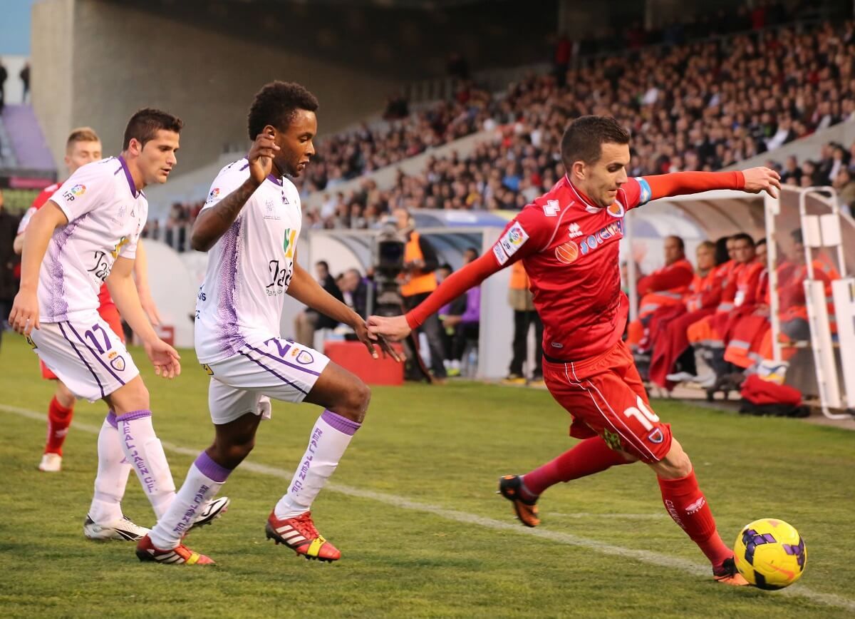 Julio Álvarez, durante un partido con el Numancia.