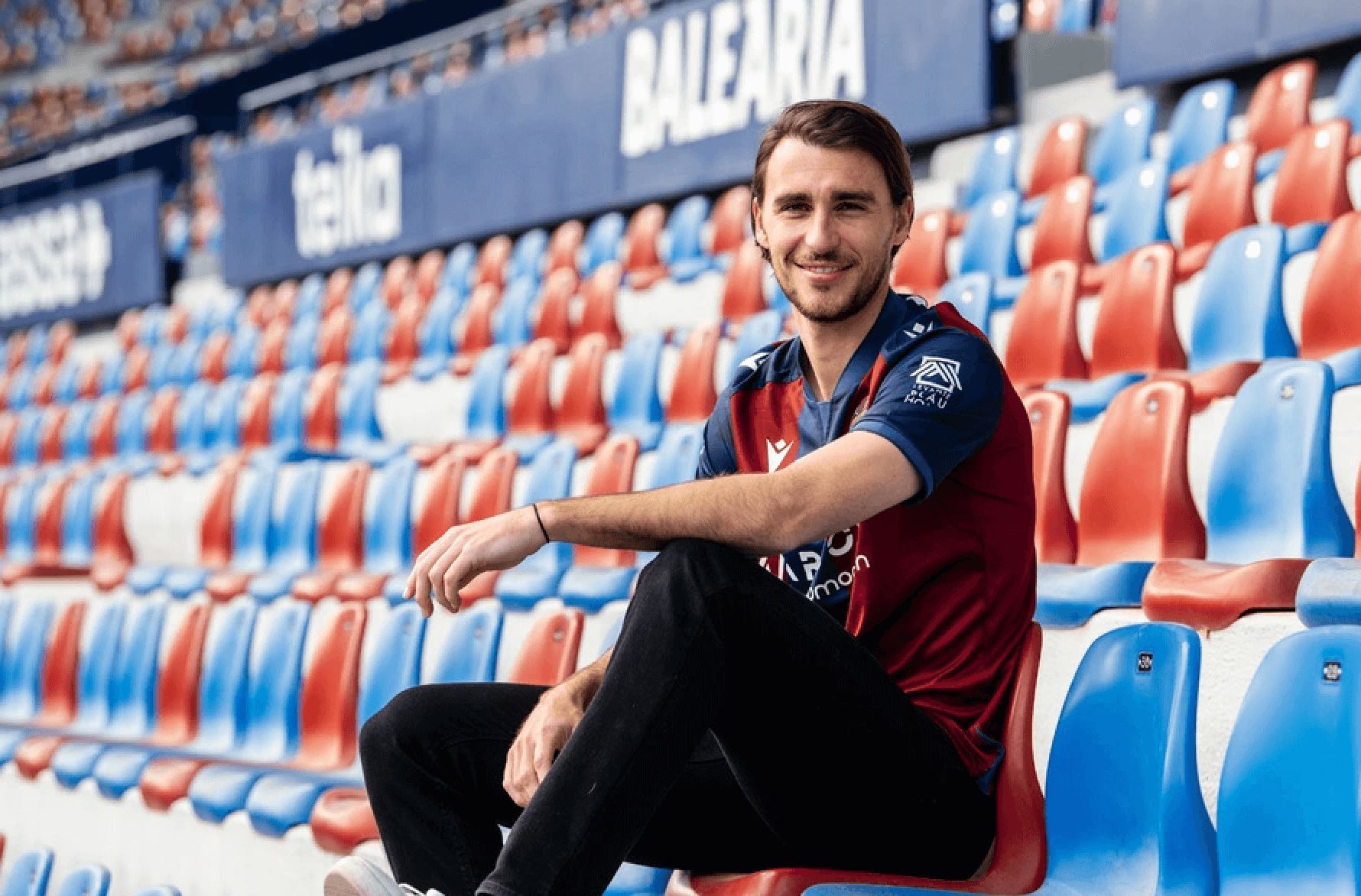 Oficial: Ignasi Miquel, nuevo jugador del Levante UD