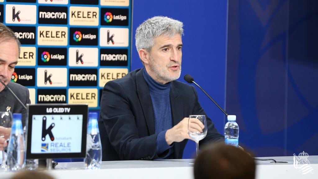  Olabe atiende a los medios de comunicación en la presentación de Alguacil.