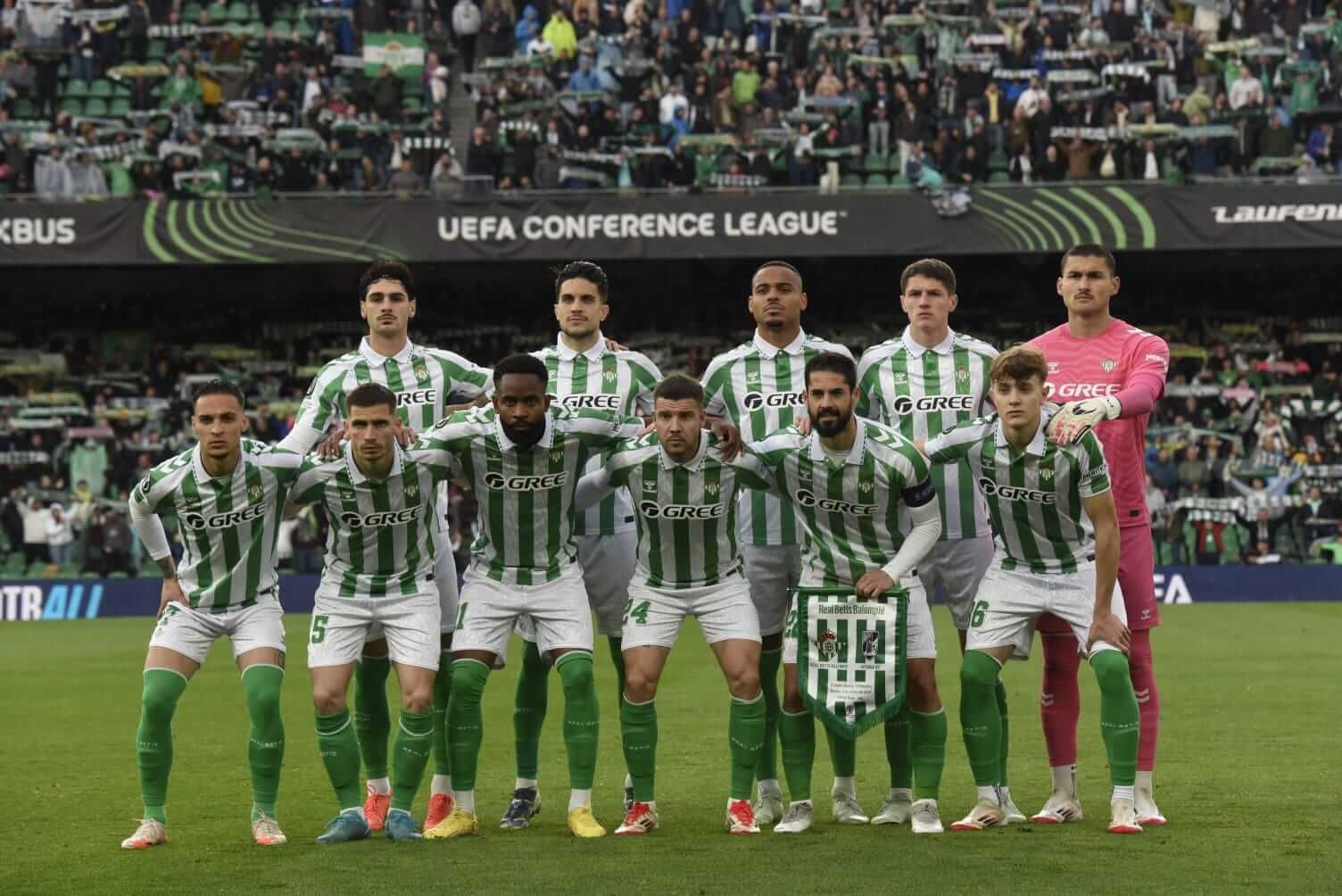  El once del Betis ante el Vitoria de Guimaraes.