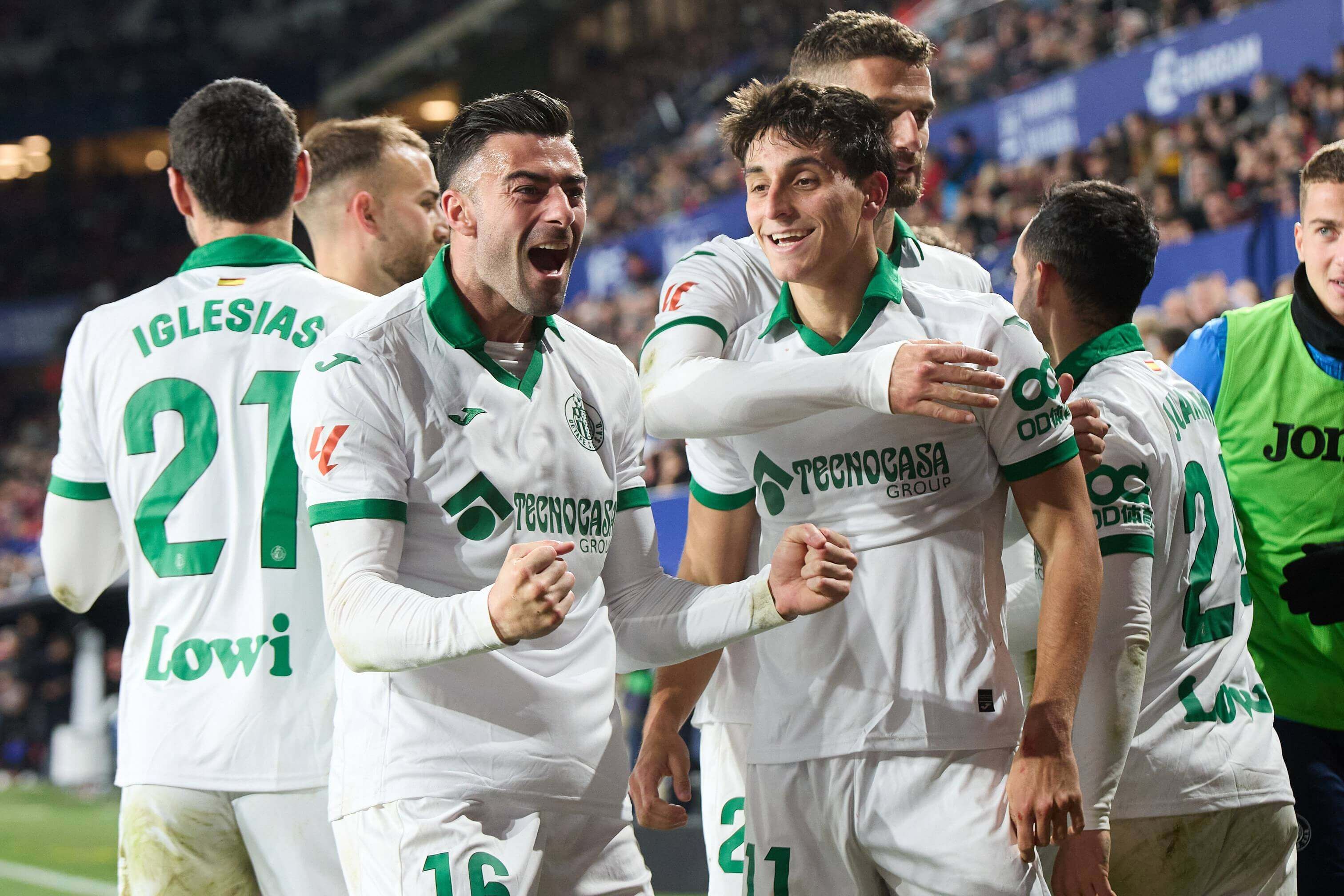  Diego Rico y Ramón Terrats celebran un gol en el Osasuna-Getafe.