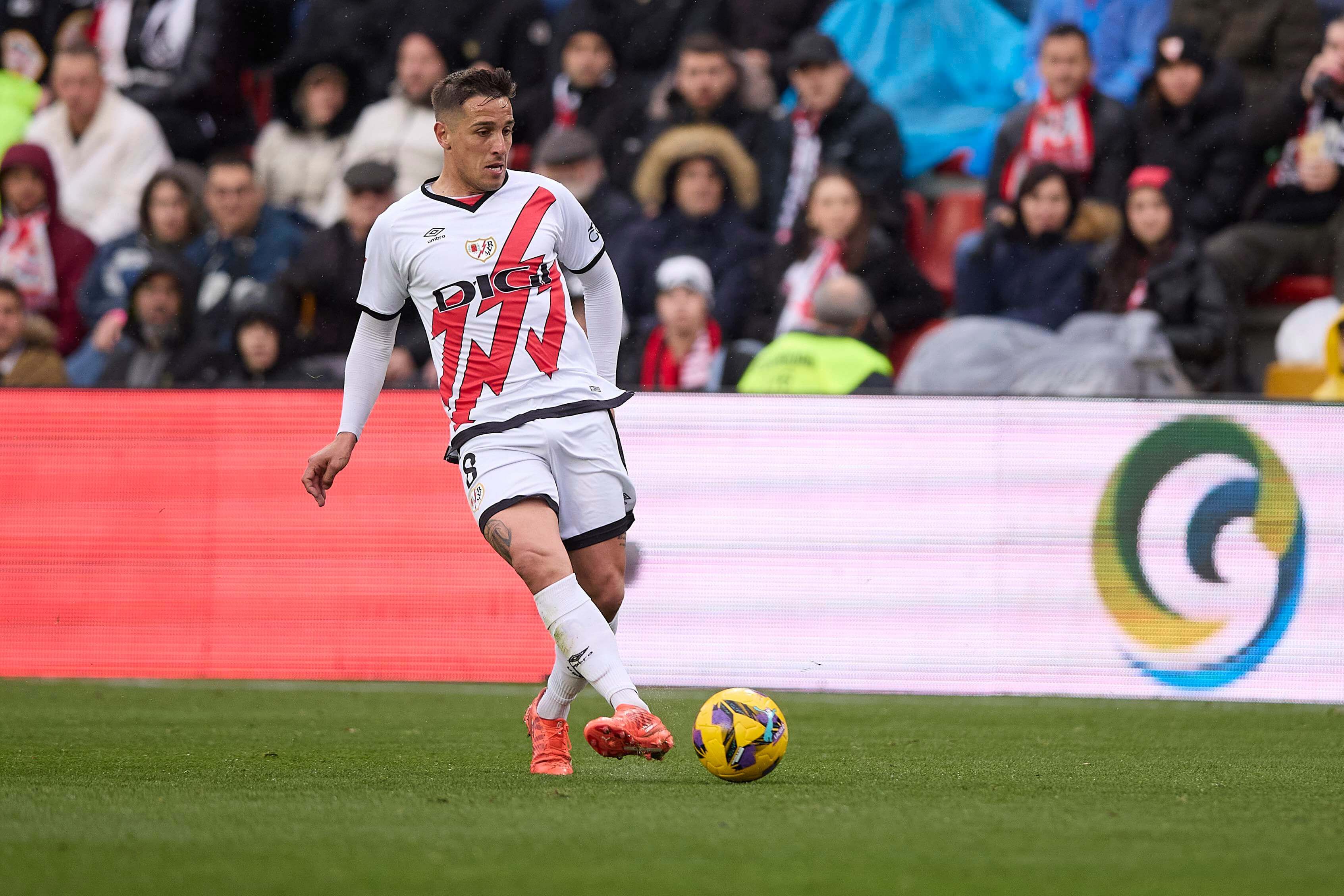 Óscar Trejo, durante un partido del Rayo Vallecano (Foto: Cordon Press).