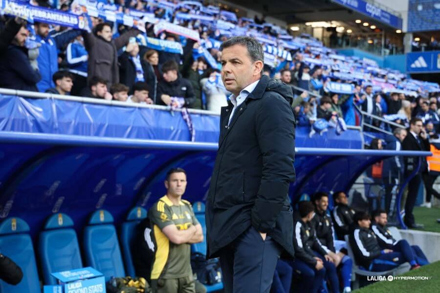  Javi Calleja, antes de empezar el Oviedo-Deportivo.