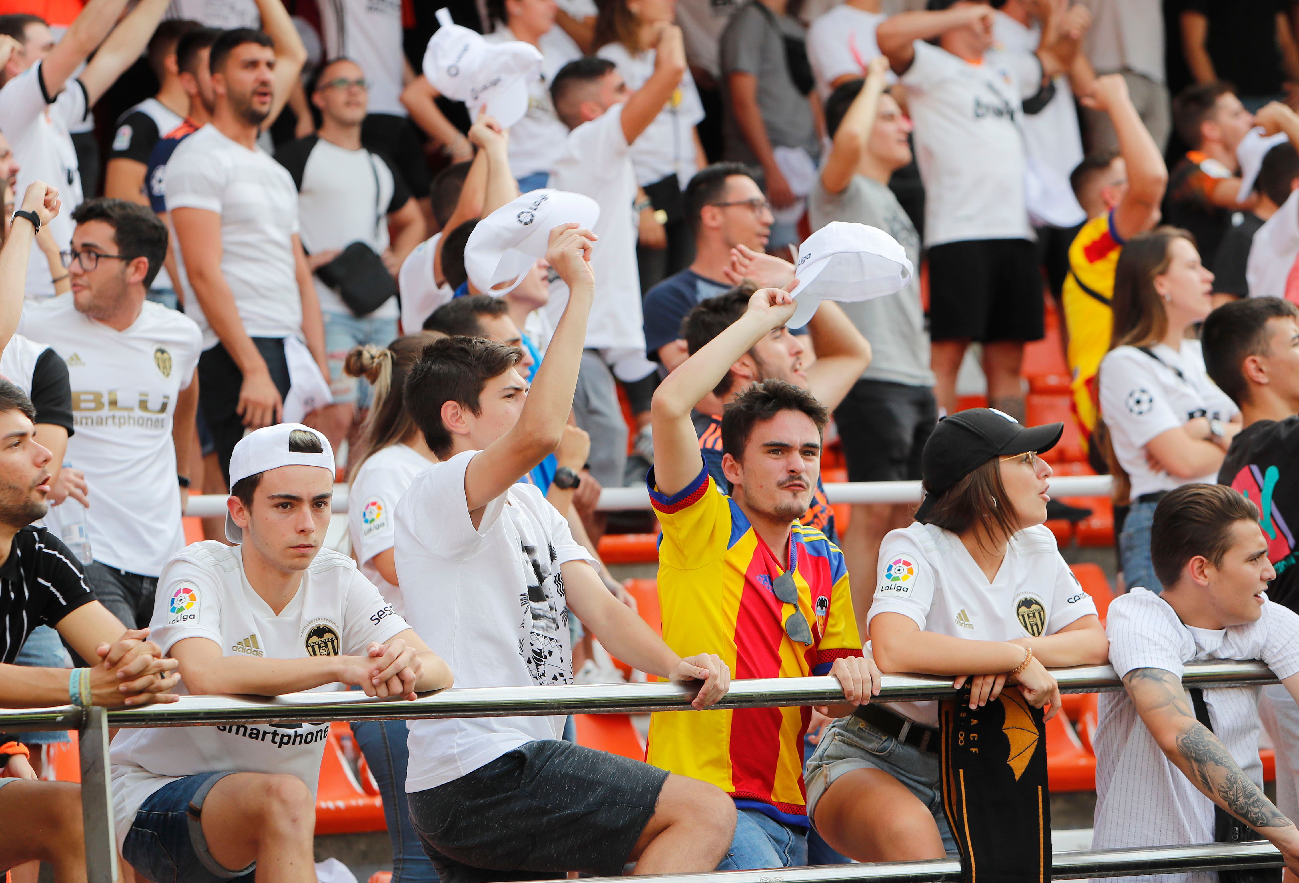 Pañolada en el Valencia-Leganés