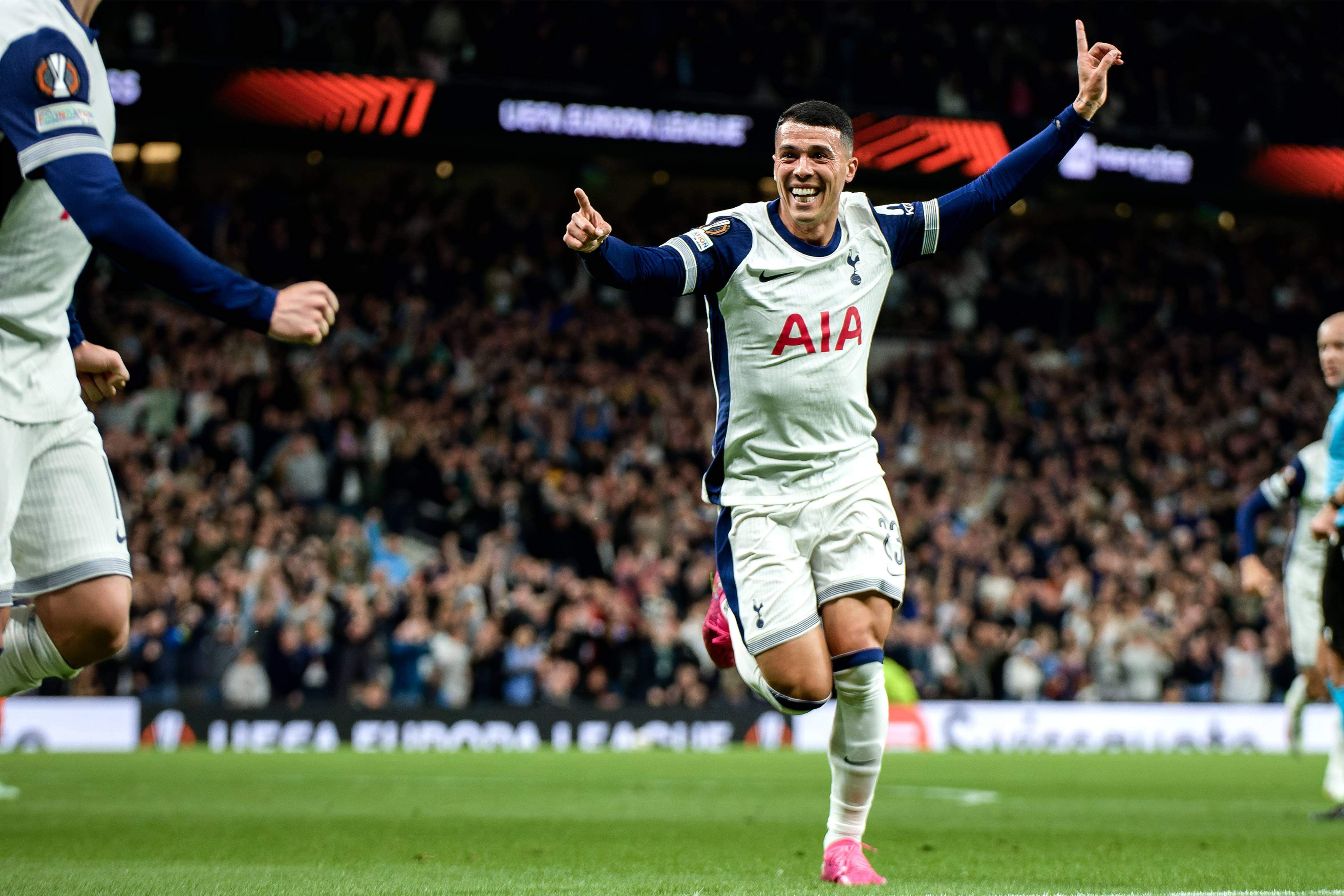 Pedro Porro celebra su golazo en el Tottenham-Eintracht.