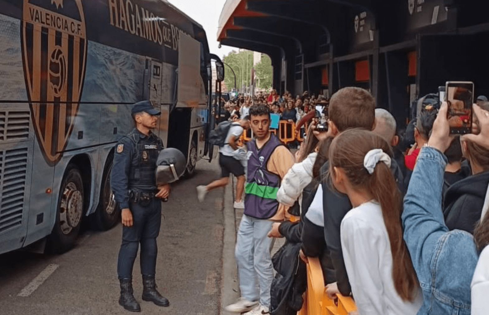  Policía en Mestalla