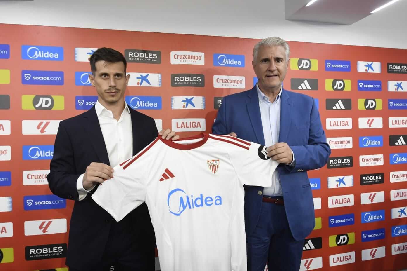  Alfon y Antonio Cordón, en la presentación del jugador.