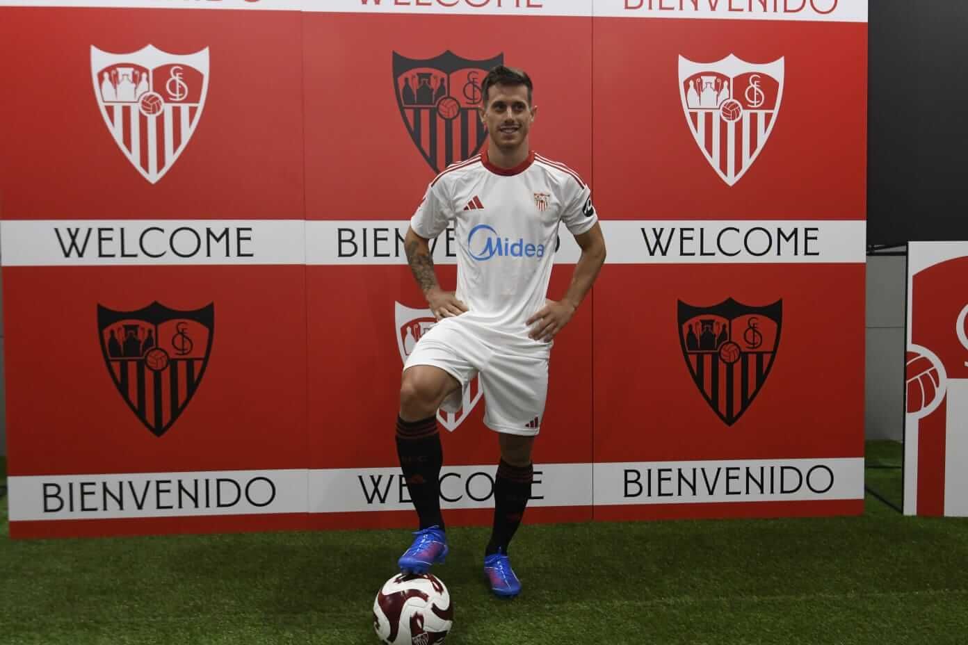 Alfon, en su presentación con el Sevilla.