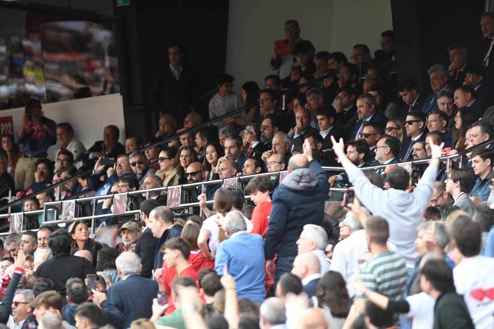  El sevillismo protesta contra Del Nido Carrasco en el Sevilla-Atlético de Madrid.