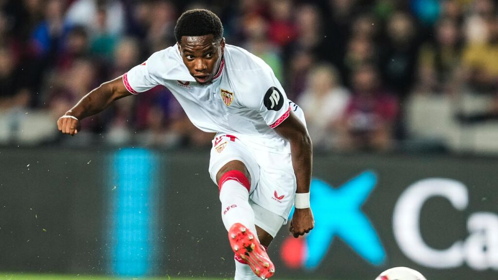 Stanis Idumbo, celebrando su gol ante el Barça (Foto: SFC).