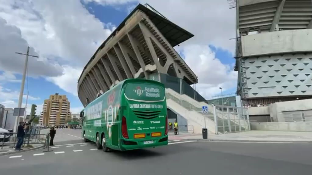  Llegada del Betis al Benito Villamarín en un encuentro reciente.