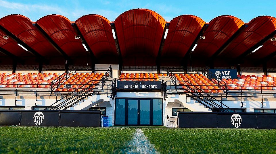 Estadio Antonio Puchades vacío, sede del VCF Mestalla