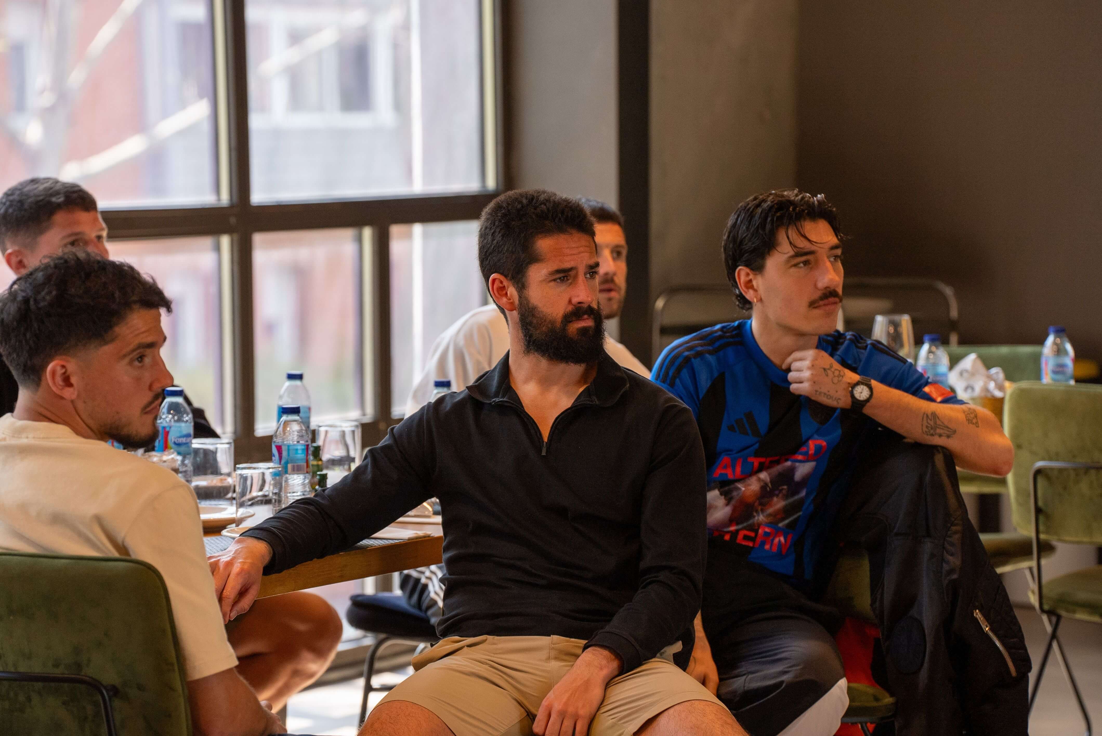 Imagen de la plantilla del Real Betis durante la reunión.