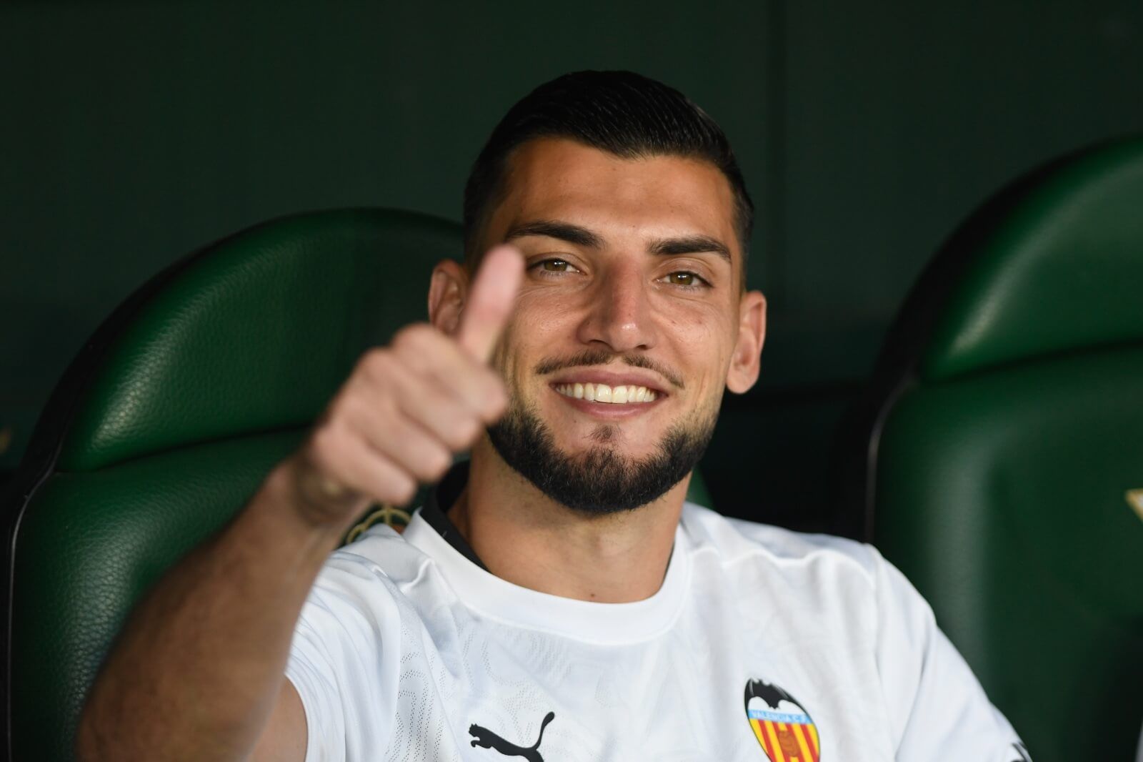 Rafa Mir en el banquillo (Foto: Kiko Hurtado)