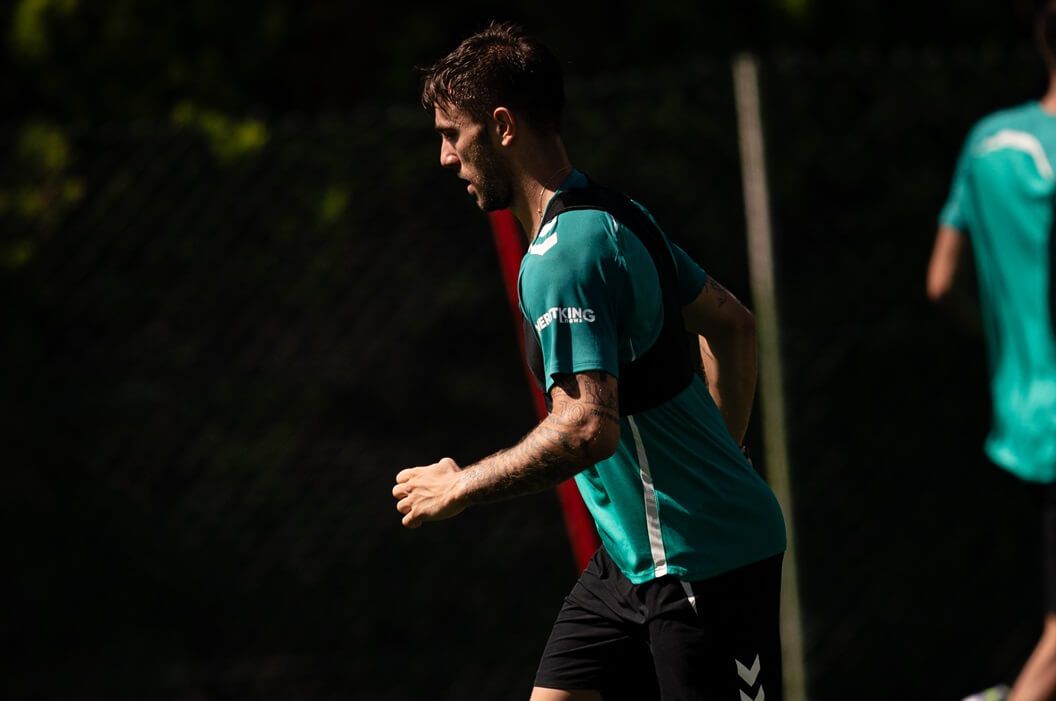 Iker Losada, en el primer entrenamiento de pretemporada del Betis.