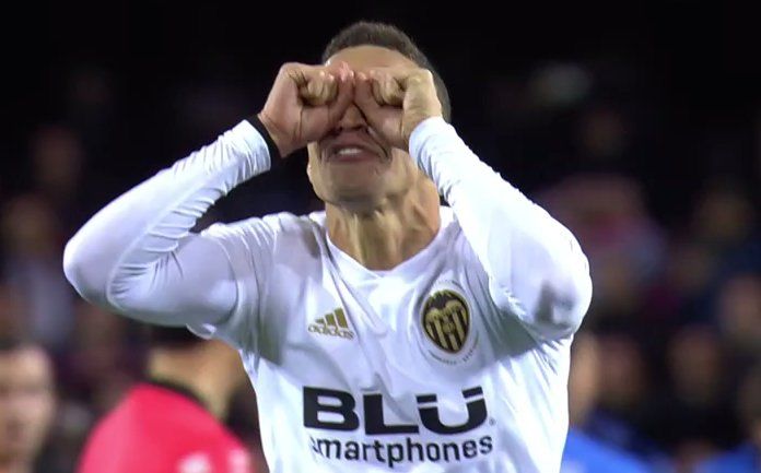  Rodrigo celebra su hat-trick ante el Getafe, el "Tocó en Hugo Duro"