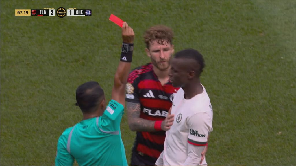  Jackson ve la cartulina roja (Cuatro)