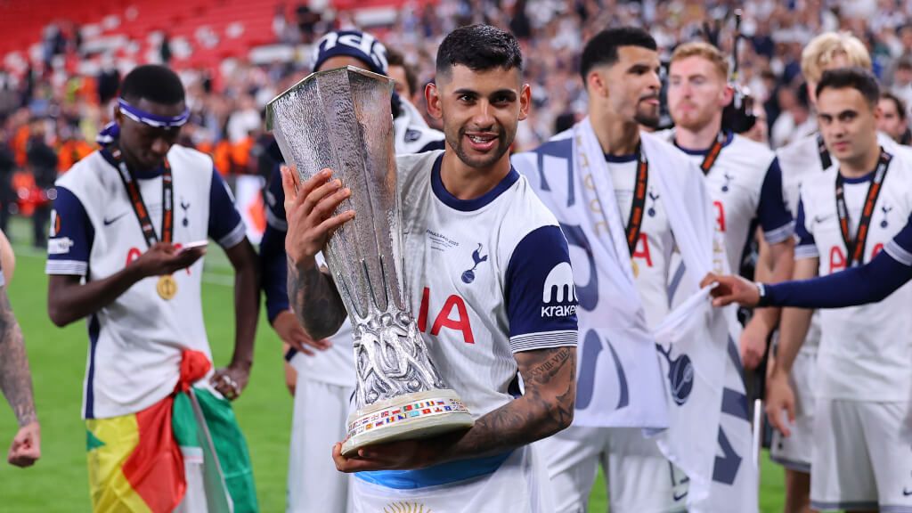 Cuti Romero, tras ganar la Europa League con el Tottenham (Europa Press)