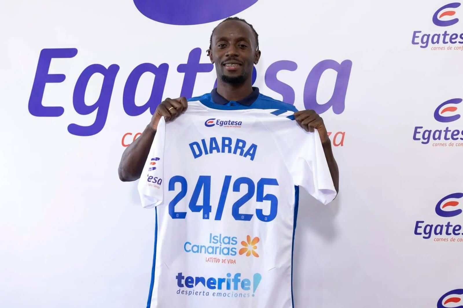 Yussi Diarra en su presentación oficial con el CDT. (Foto: EFE)
