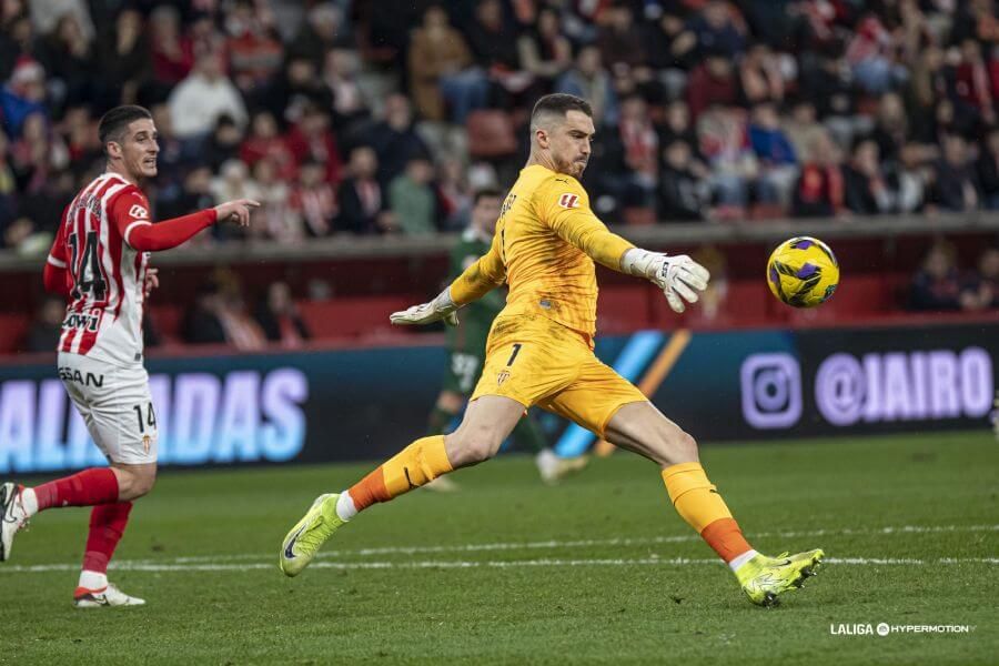  Rubén Yáñez, durante el Sporting - Eibar.