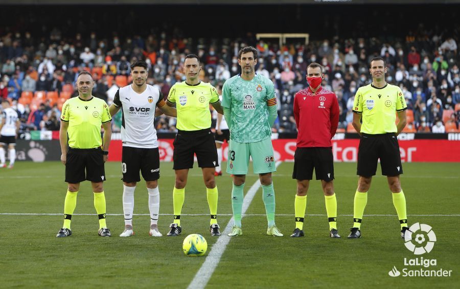  Sánchez Martínez en el Valencia-Espanyol, estará en el VAR con Gil Manzano.