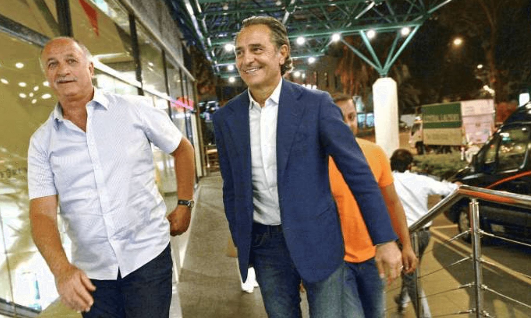 Scolari y Prandelli con Murthy detrás en Singapur