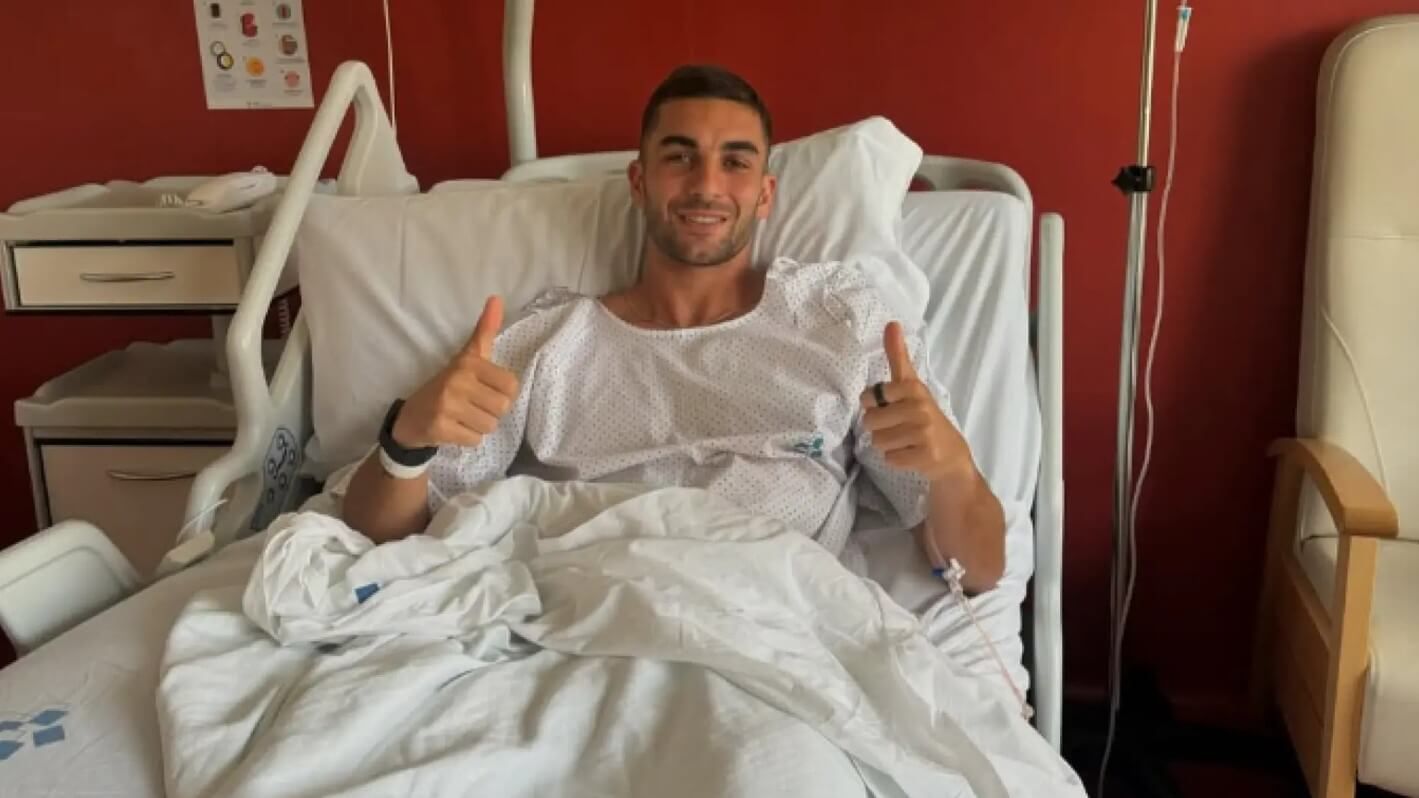 Ferran Torres, en el hospital tras ser intervenido de apendicitis.