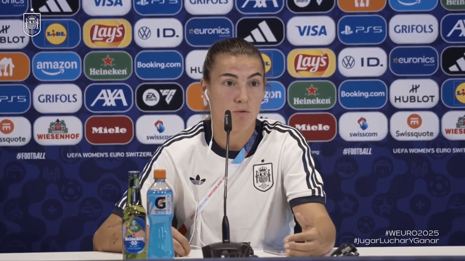  Patri Guijarro, en rueda de prensa con la Selección Española Femenina.