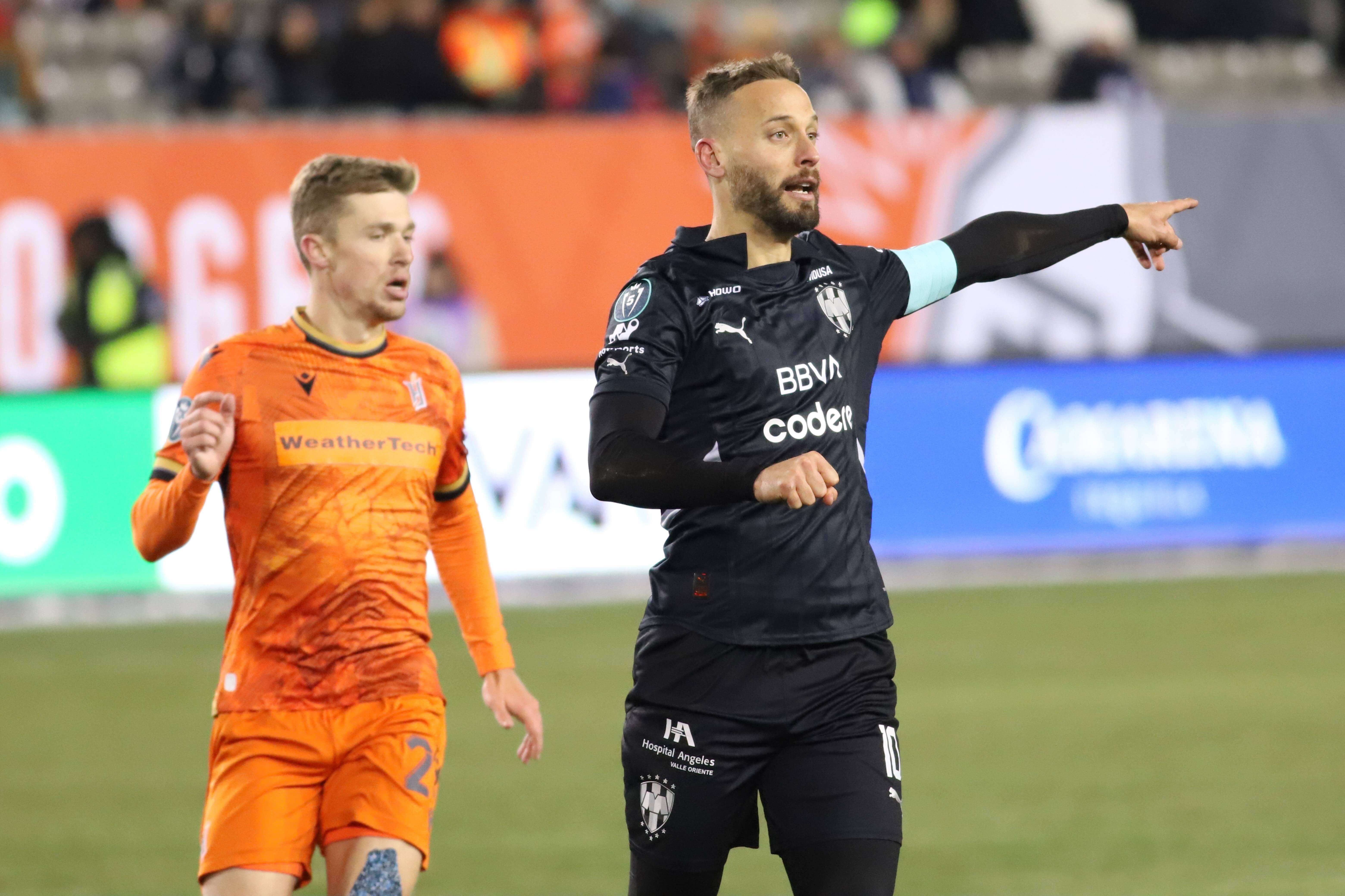 Sergio Canales, durante un partido de Rayados de Monterrey.