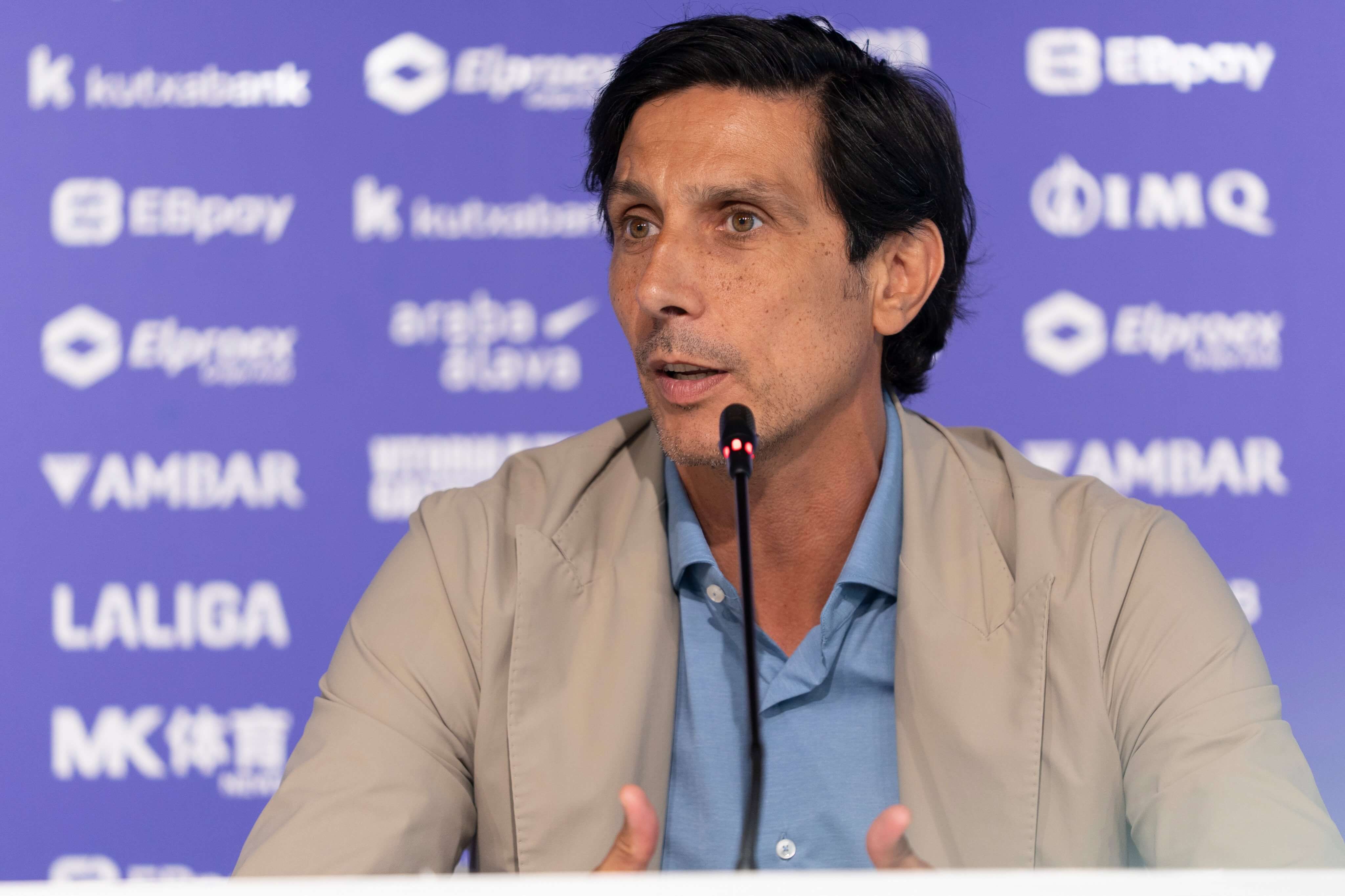  Sergio Fernández, en la presentación de Pablo Ibáñez con el Deportivo Alavés.
