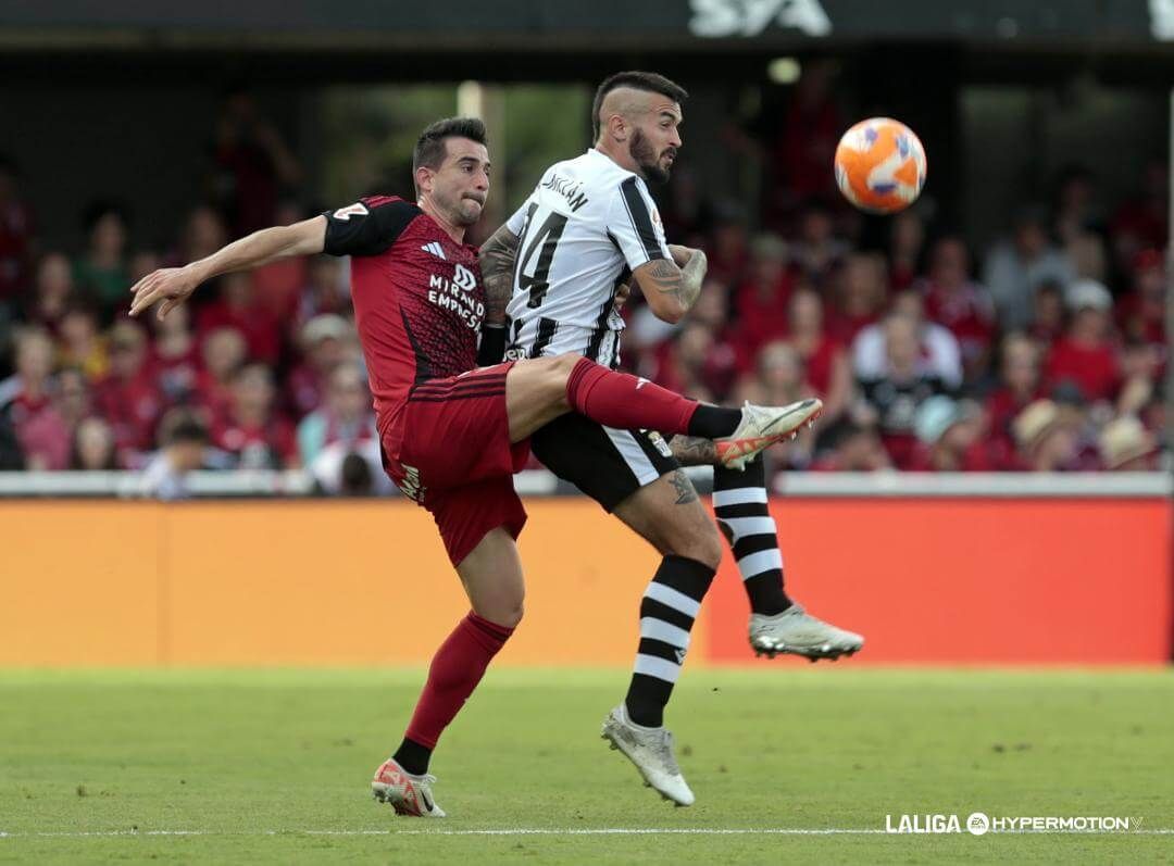 Sergio Postigo, en el Mirandés-Cartagena.