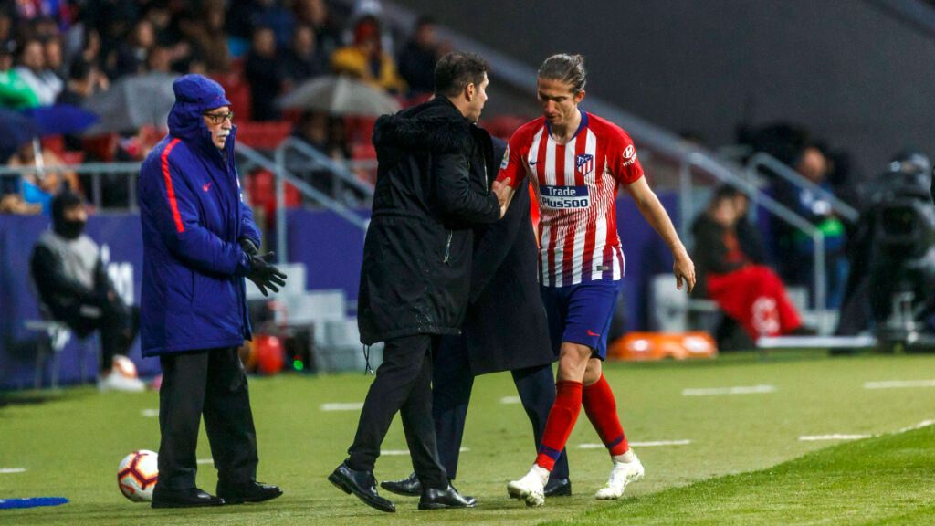  Simeone y Filipe Luis, en un partido del Atlético de Madrid (Cordon Press)