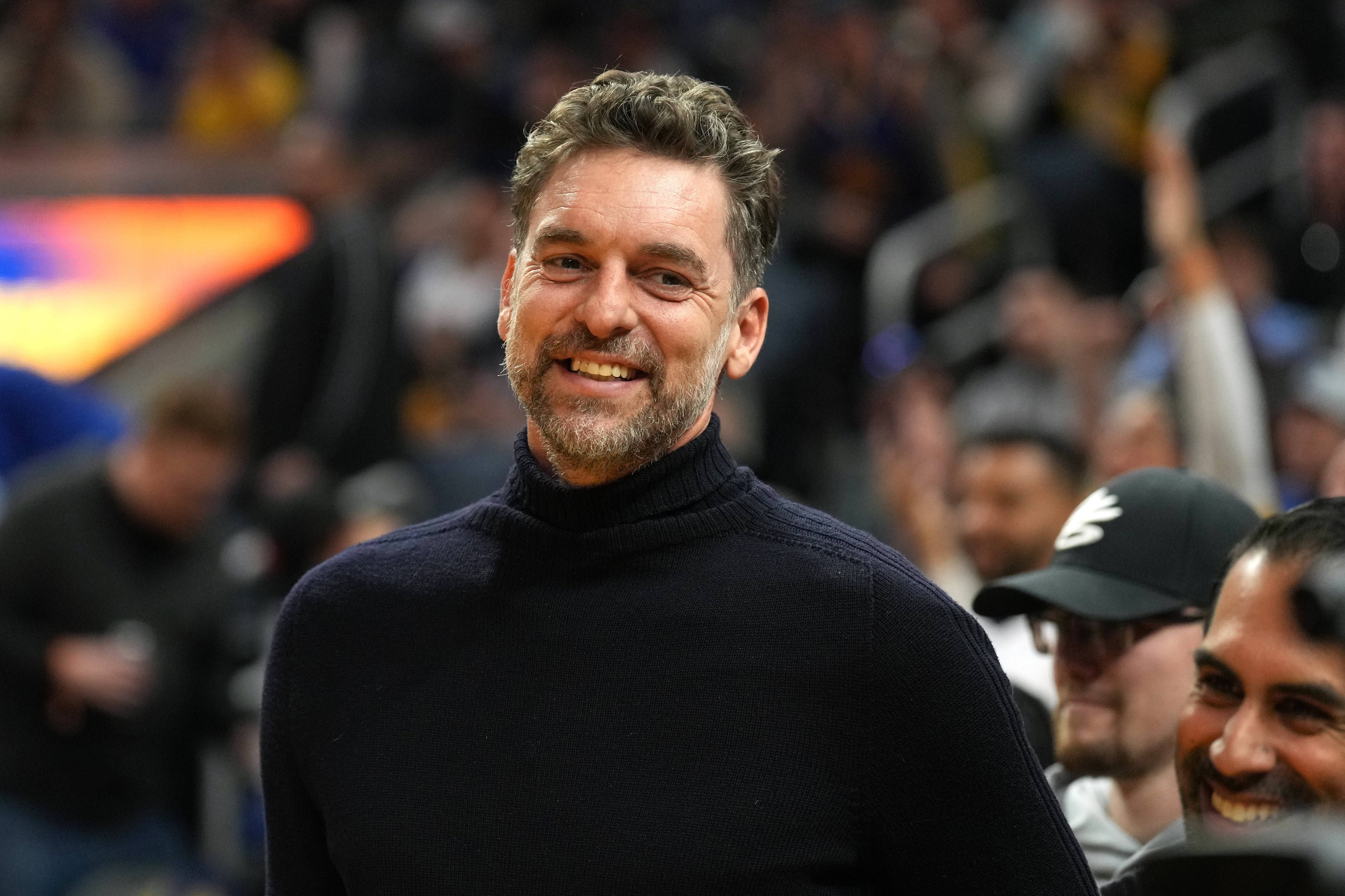  Pau Gasol estuvo presente en la victoria de los Lakers ante los Warriors..